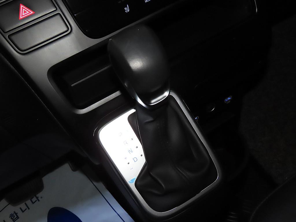 HYUNDAI Staria - Vista 12