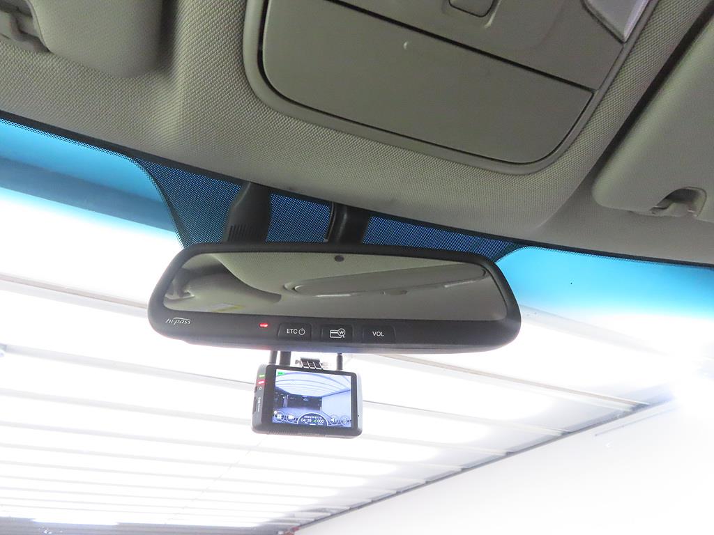 KIA Carnival - Vista 12