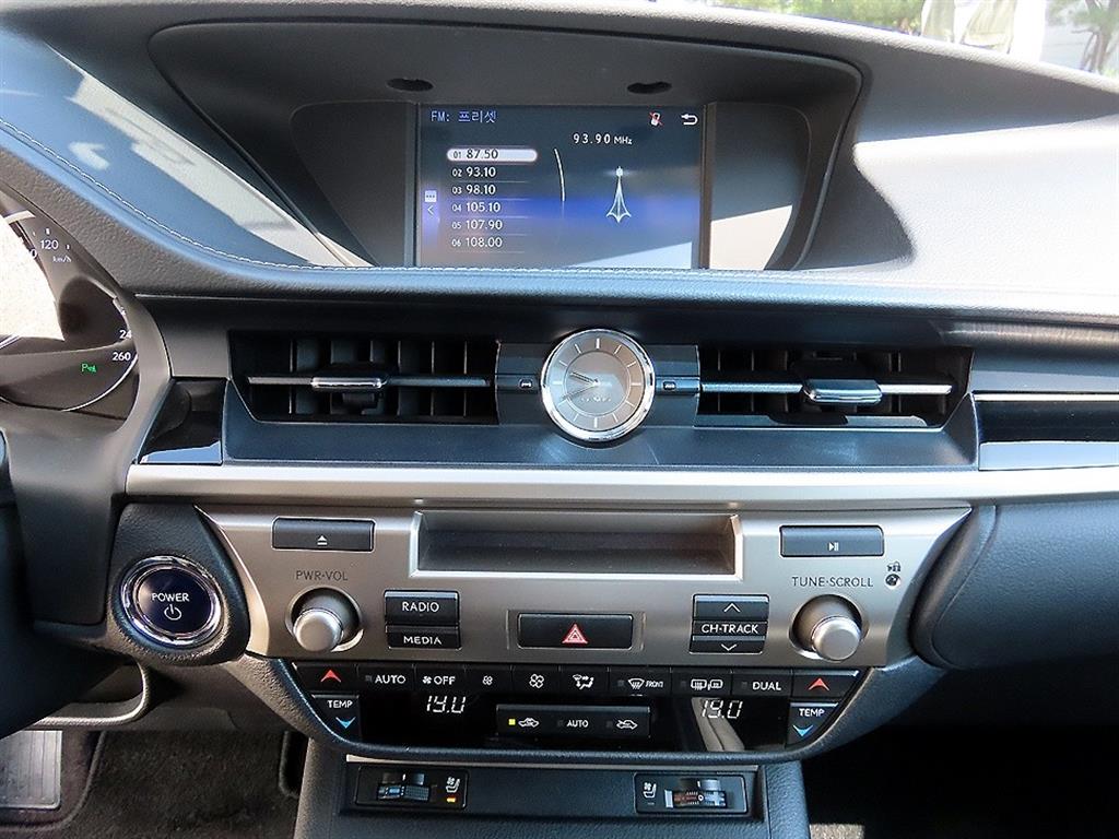 Lexus ES 2015 Plateado - Importación desde Corea - HF Imports Iquique - Foto 14
