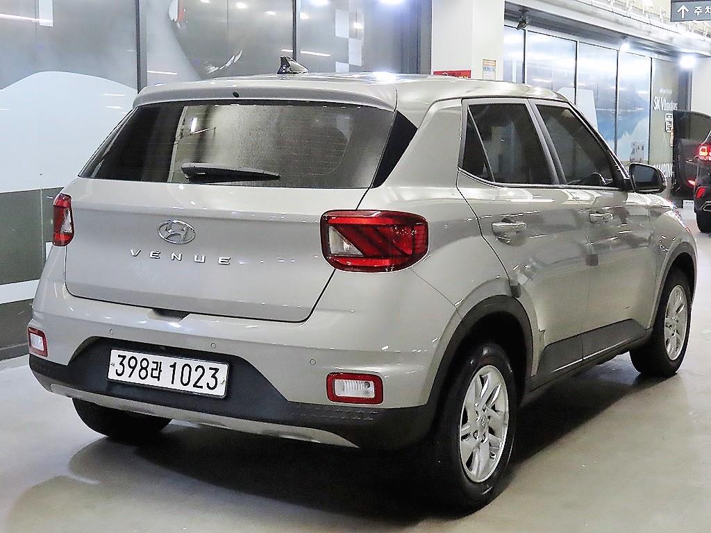 HYUNDAI Venue - Vista 4