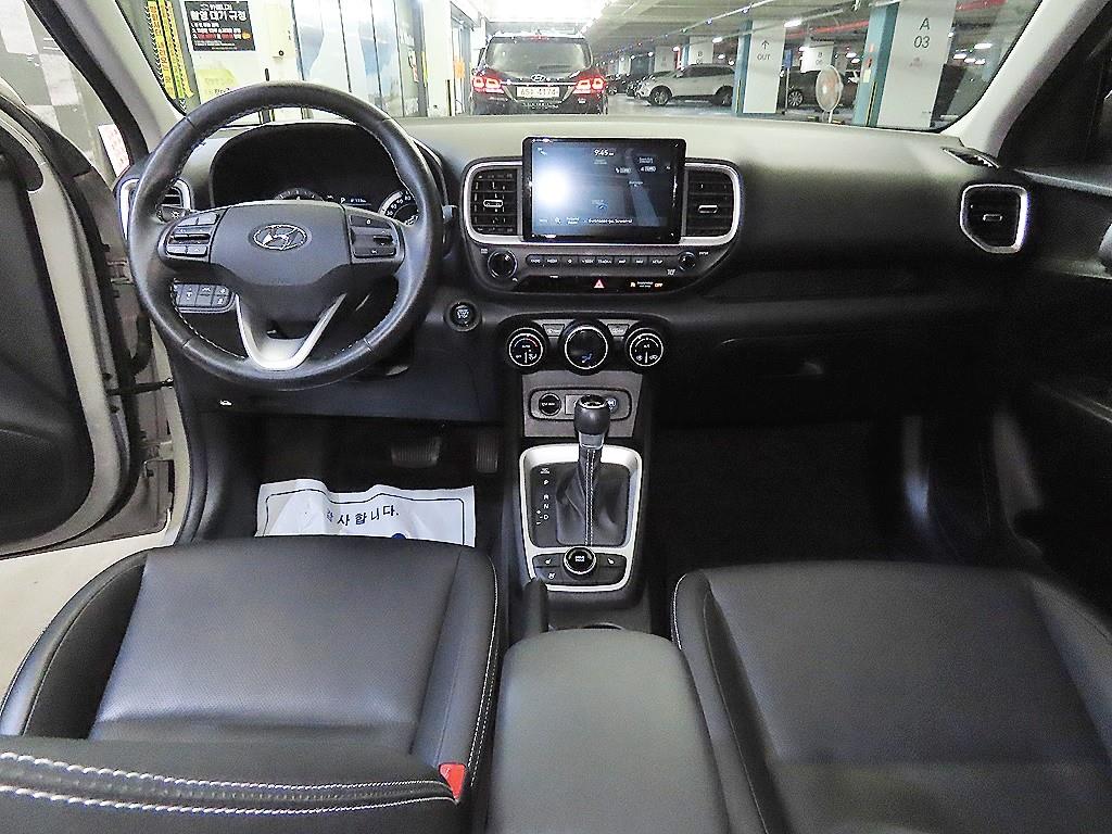 HYUNDAI Venue - Vista 10