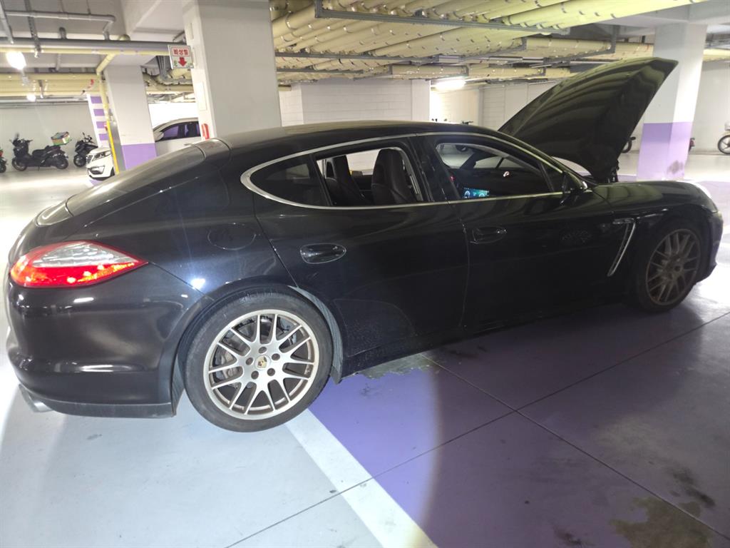 Porsche Panamera - Vista 5