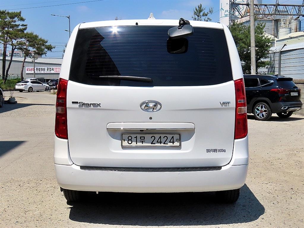HYUNDAI Starex - Vista 4