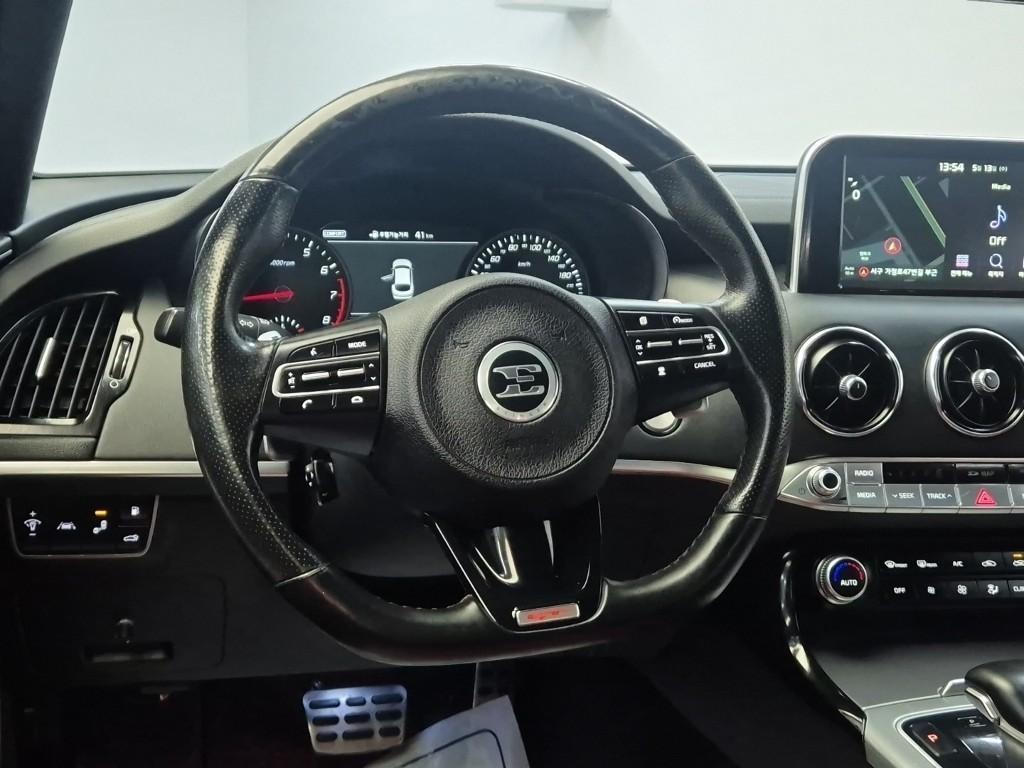 KIA Stinger - Vista 9