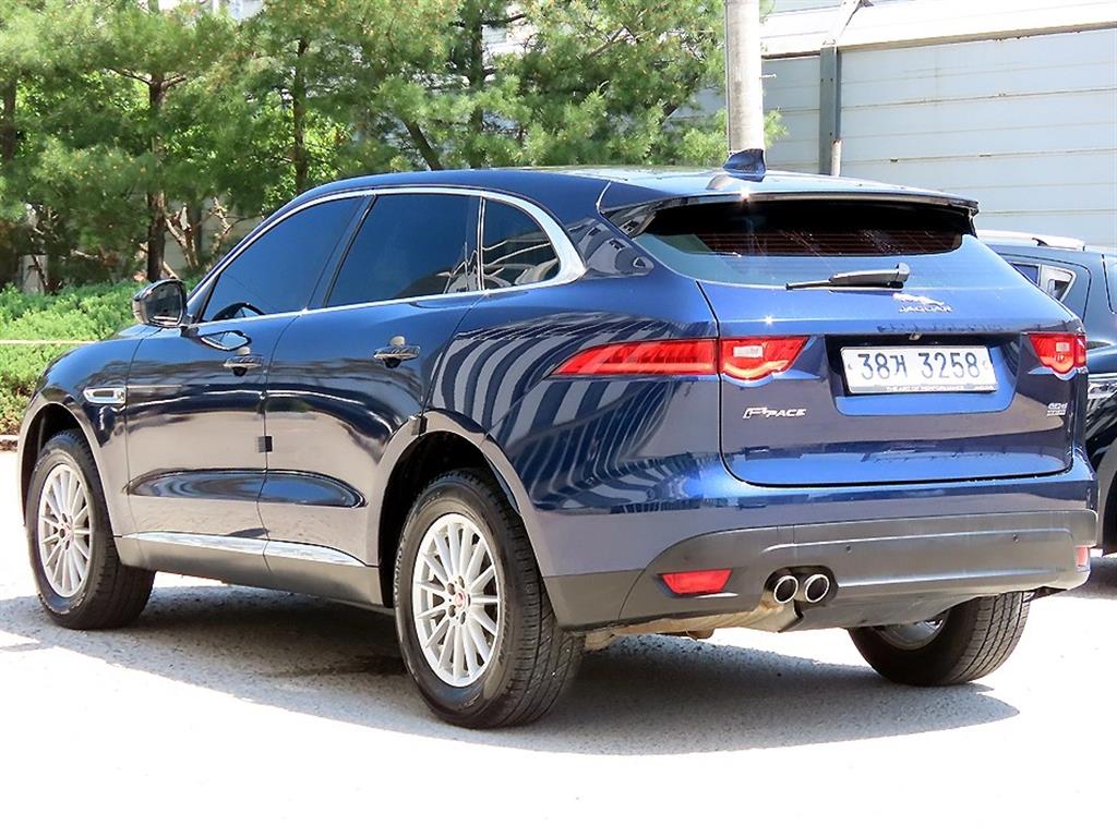 Jaguar F-PACE - Vista 3