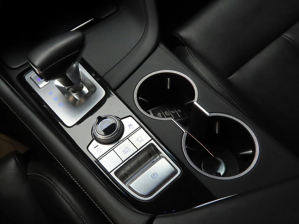 Genesis G70 - Vista 10