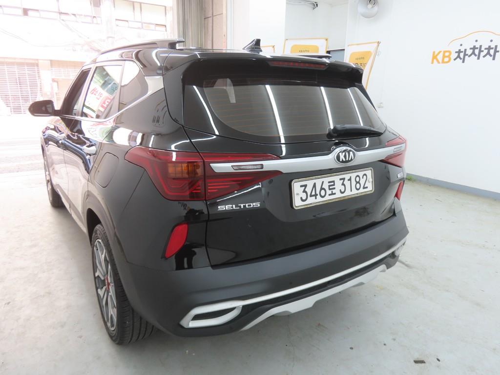 KIA Seltos - Vista 4