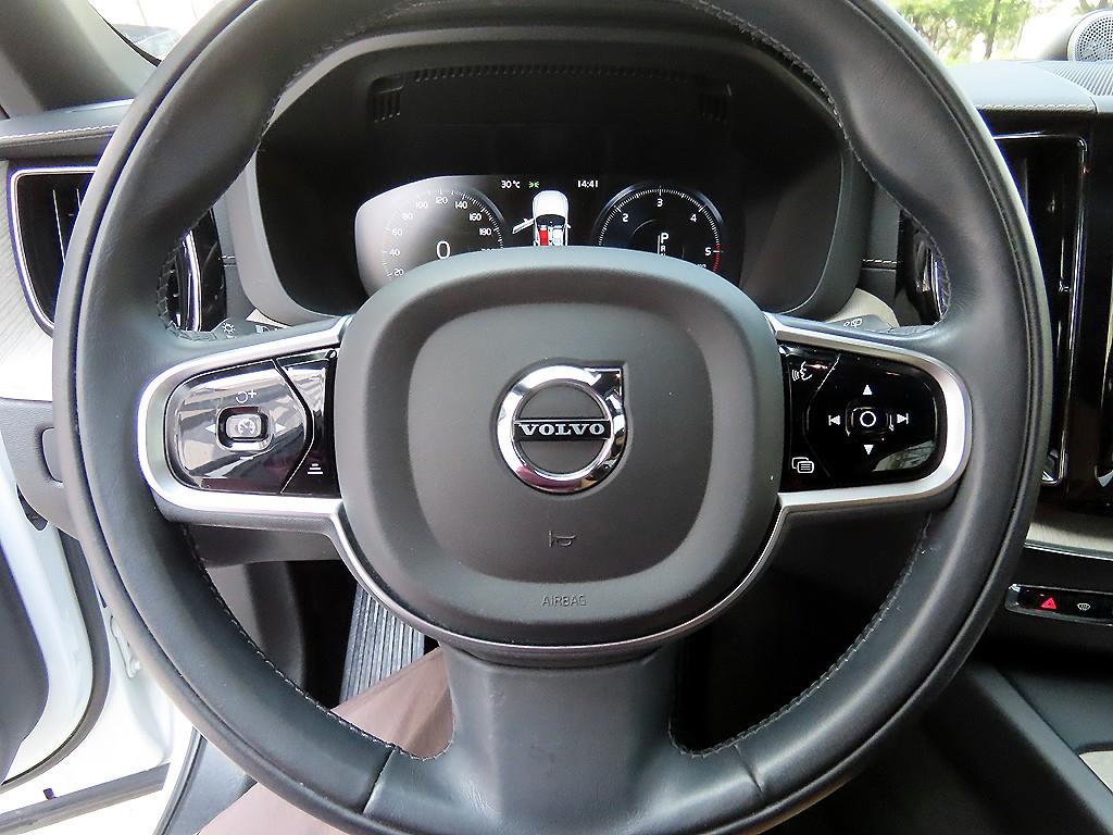 Volvo XC60 - Vista 8