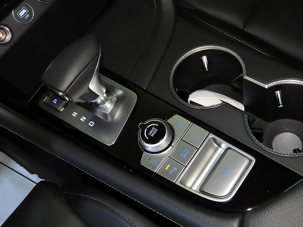 Genesis G70 - Vista 12