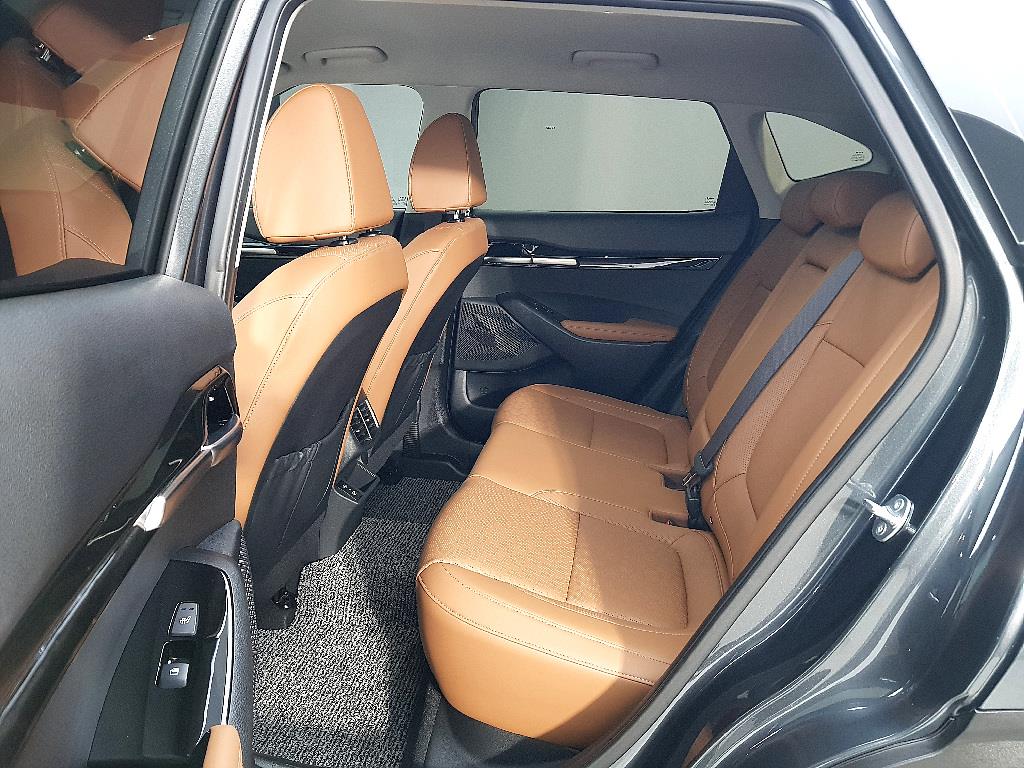 KIA Seltos - Vista 9