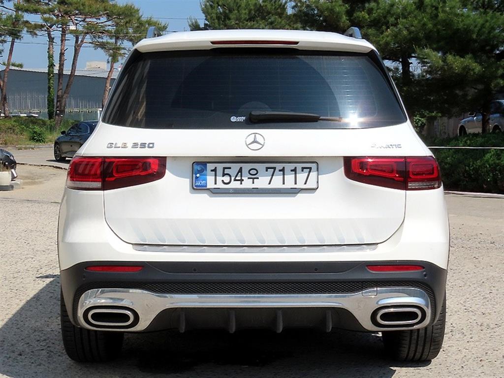 Mercedes Benz GLB Class - Vista 4
