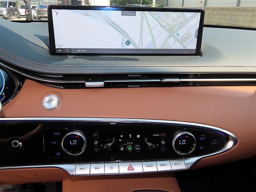 Genesis GV70 2024 Blanco - Importación desde Corea - HF Imports Iquique - Foto 13