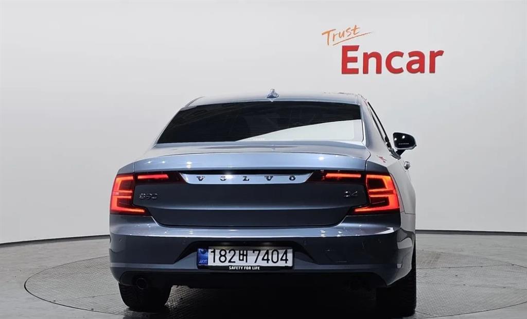 Volvo S90 - Vista 4
