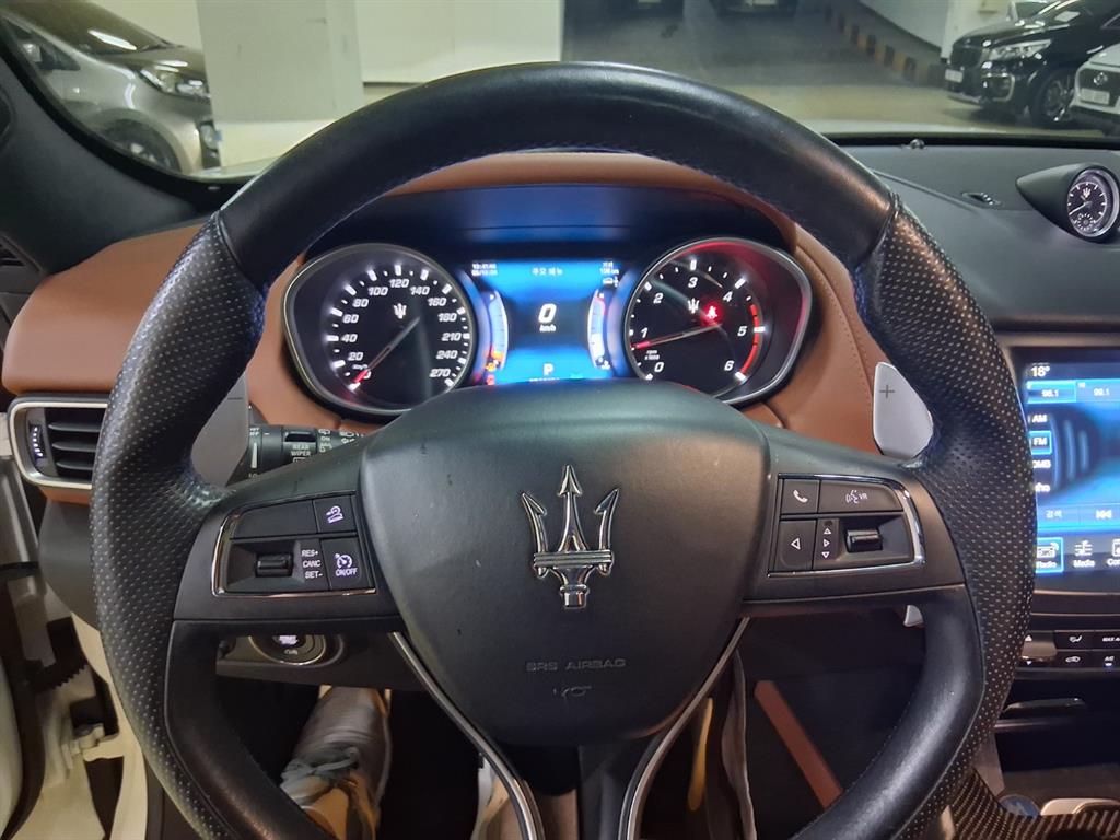 Maserati Levante - Vista 9