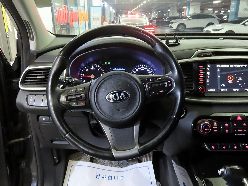 KIA Sorento - Vista 8