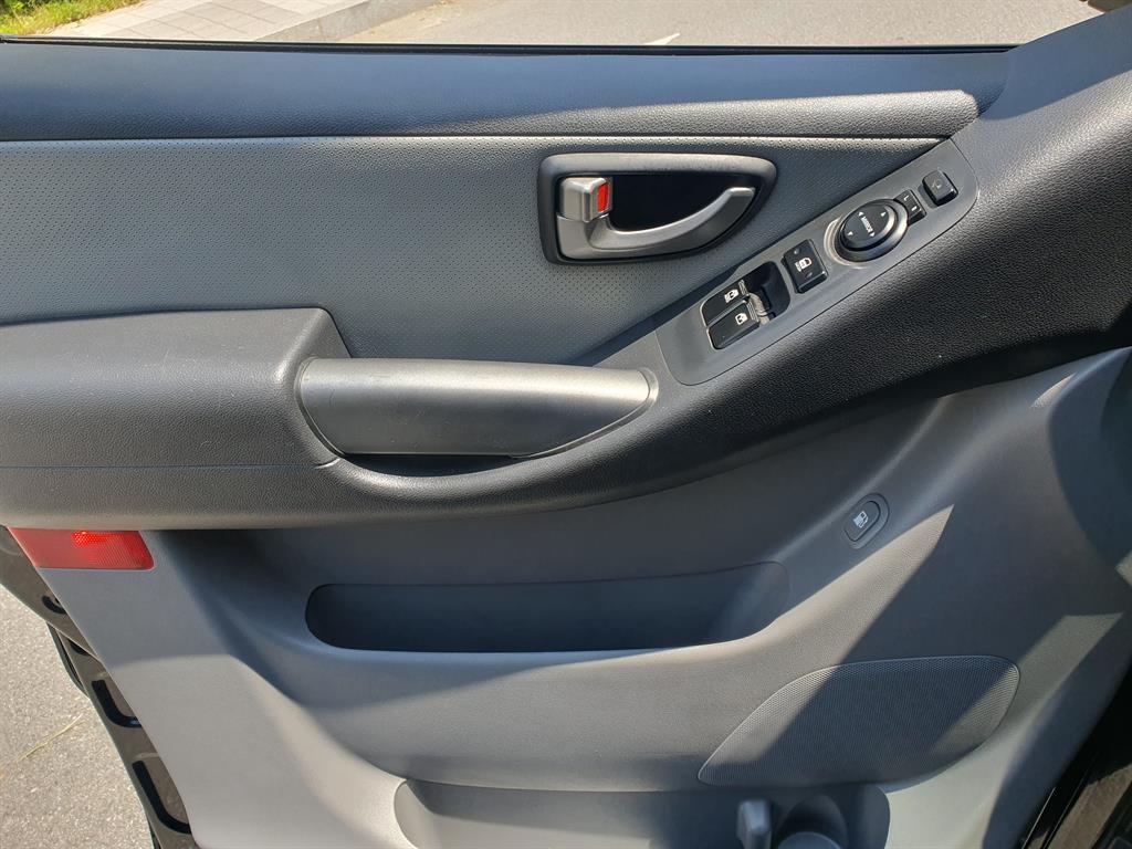 HYUNDAI Starex - Vista 10
