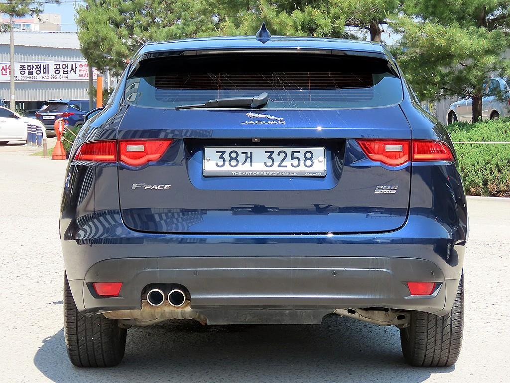 Jaguar F-PACE - Vista 4