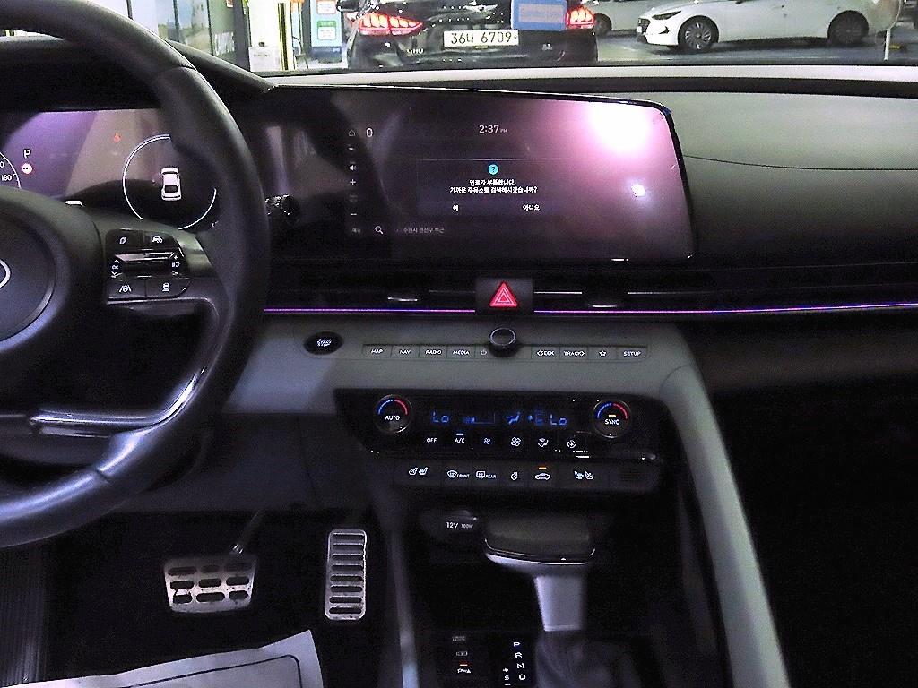HYUNDAI Avante - Vista 11