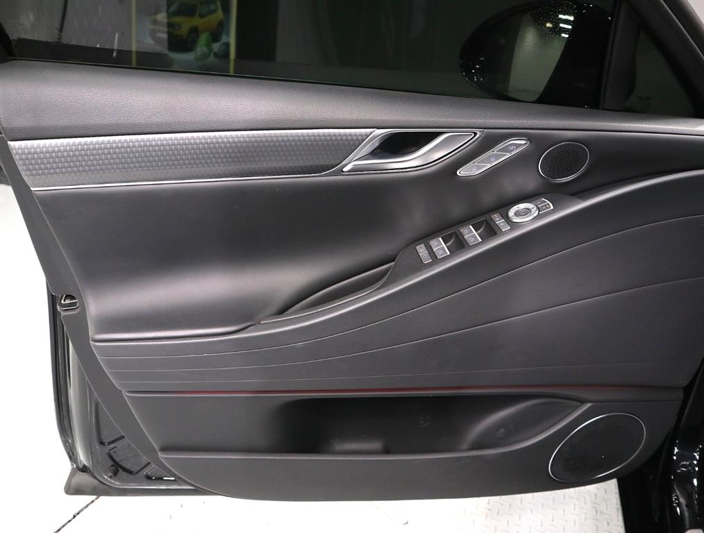 Genesis G80 - Vista 8