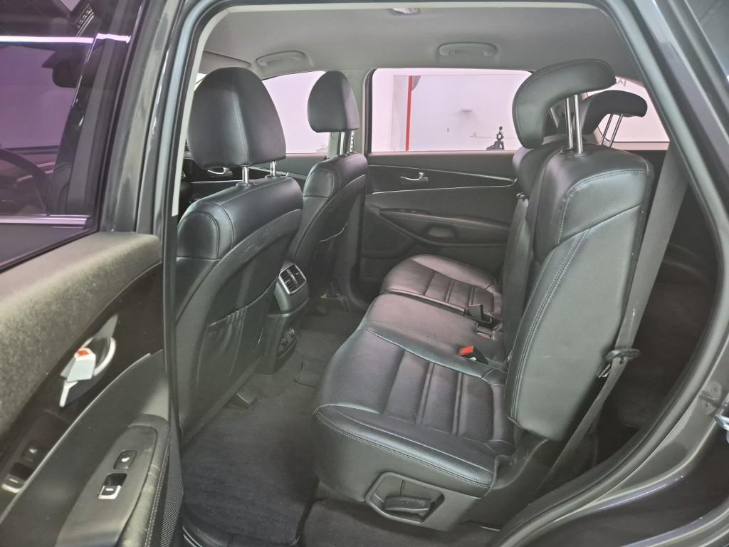KIA Sorento - Vista 12