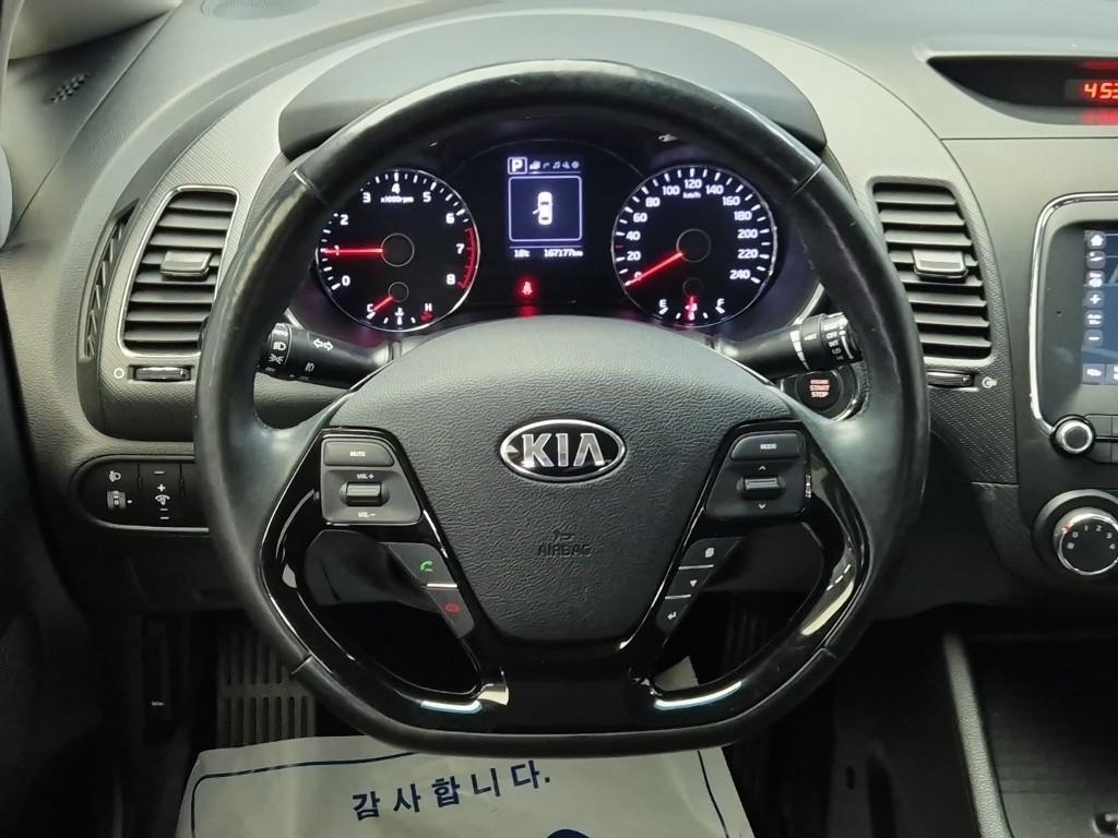 KIA K3 - Vista 9