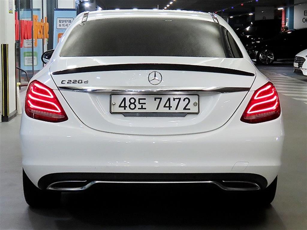 Mercedes Benz C Class - Vista 5