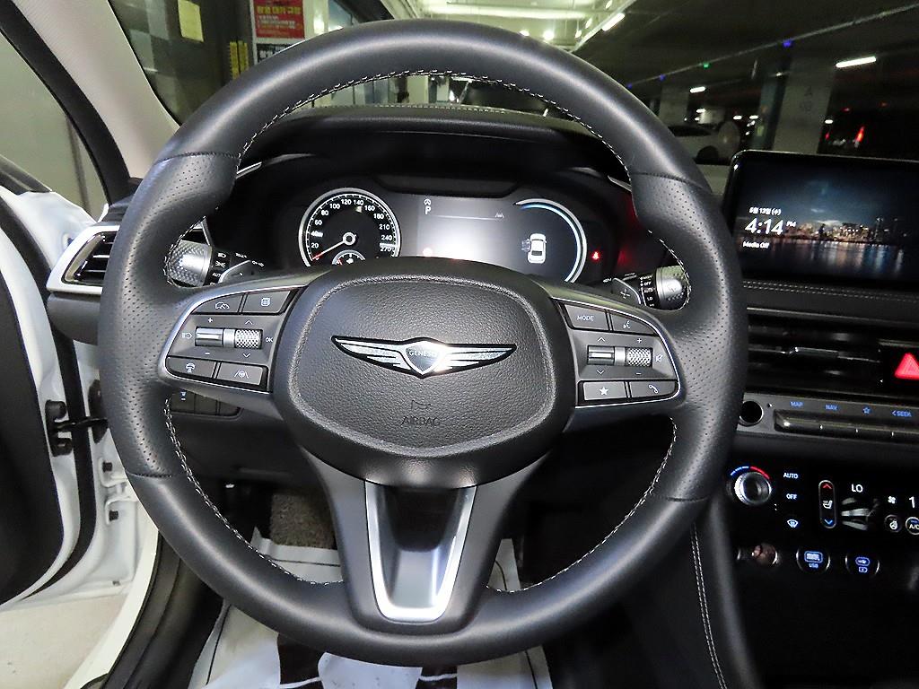 Genesis G70 - Vista 8
