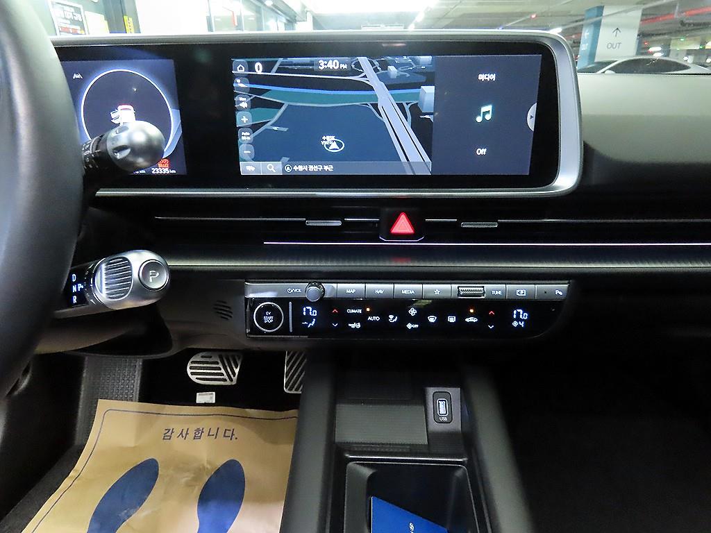 HYUNDAI Ioniq 6 - Vista 11