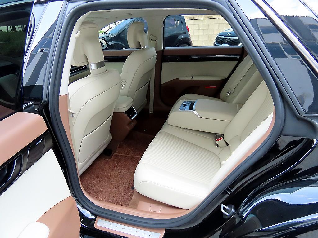 HYUNDAI Grandeur - Vista 7