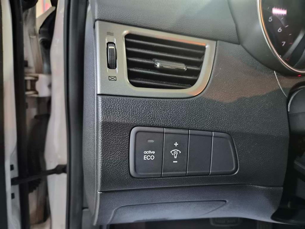 HYUNDAI Avante 2012 Blanco - Importación desde Corea - HF Imports Iquique - Foto 13
