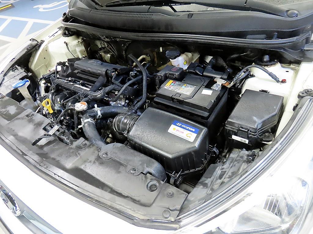 HYUNDAI Accent 2016 Blanco - Importación desde Corea - HF Imports Iquique - Foto 17