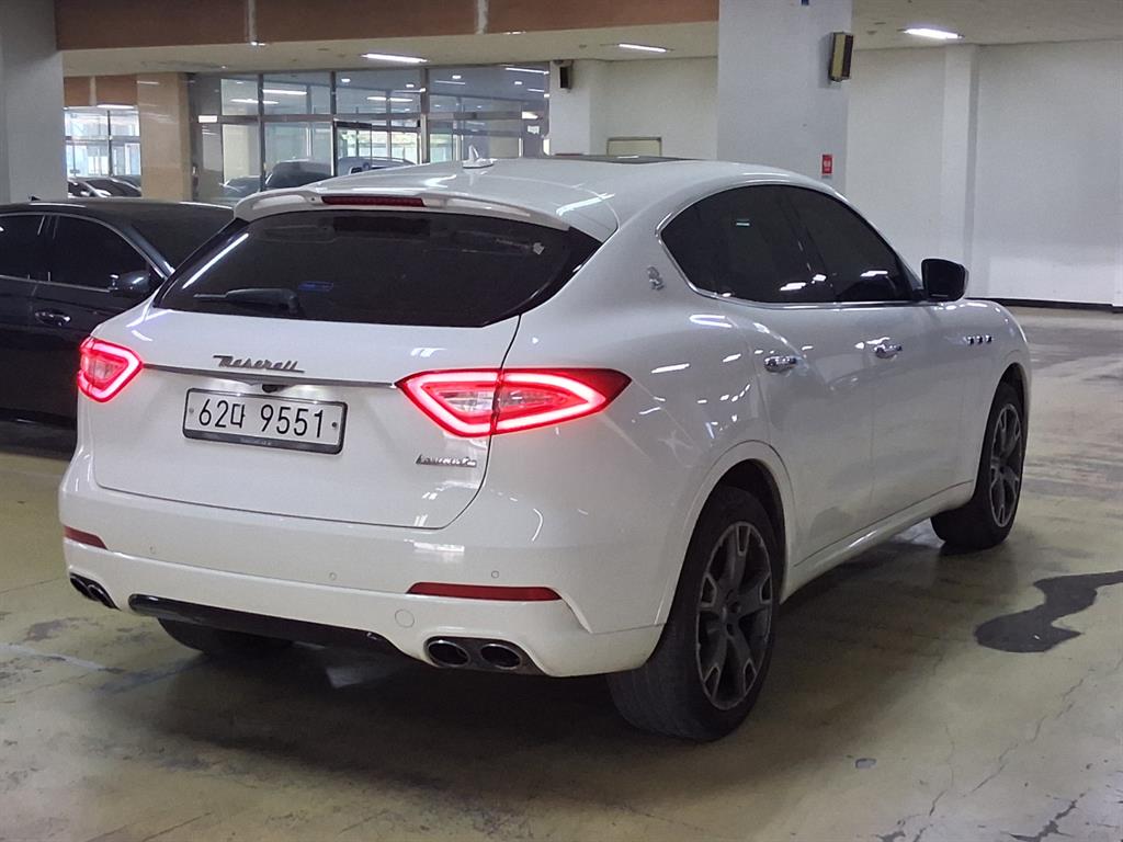 Maserati Levante - Vista 4