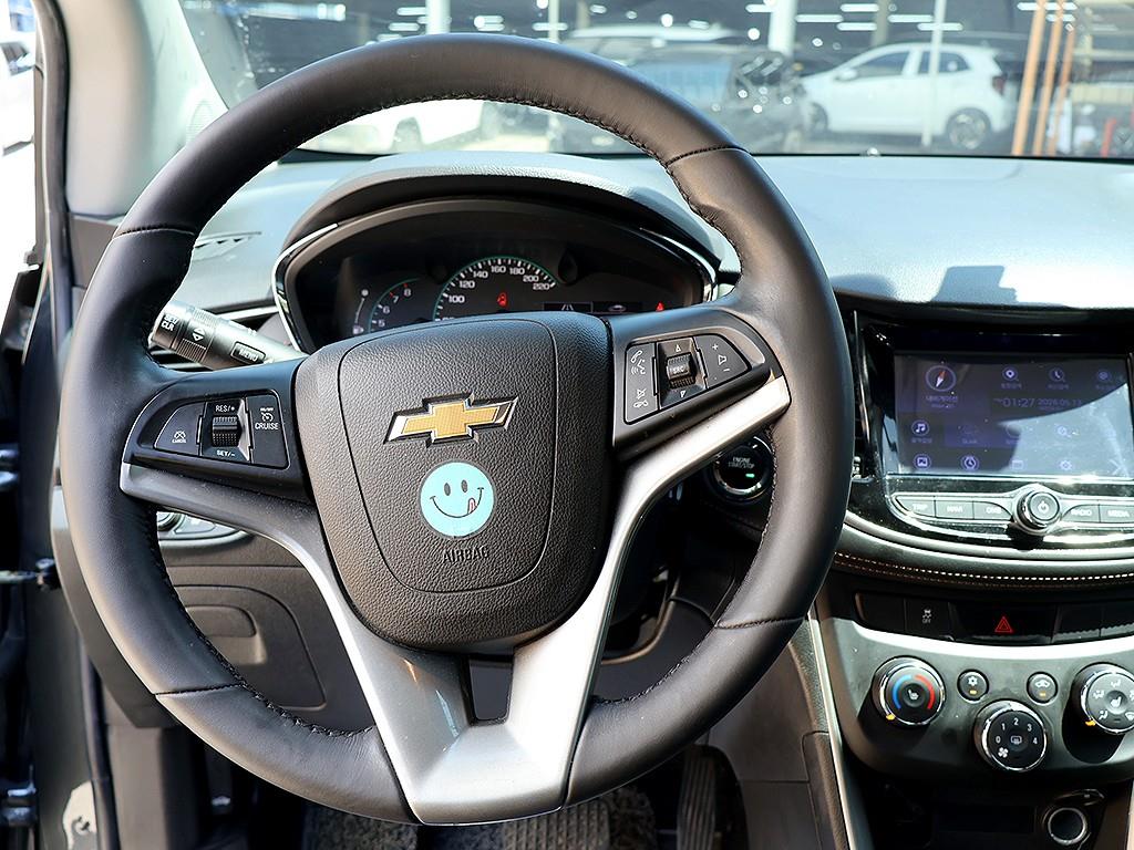 Chevrolet Trax 2018 Gris - Importación desde Corea - HF Imports Iquique - Foto 8