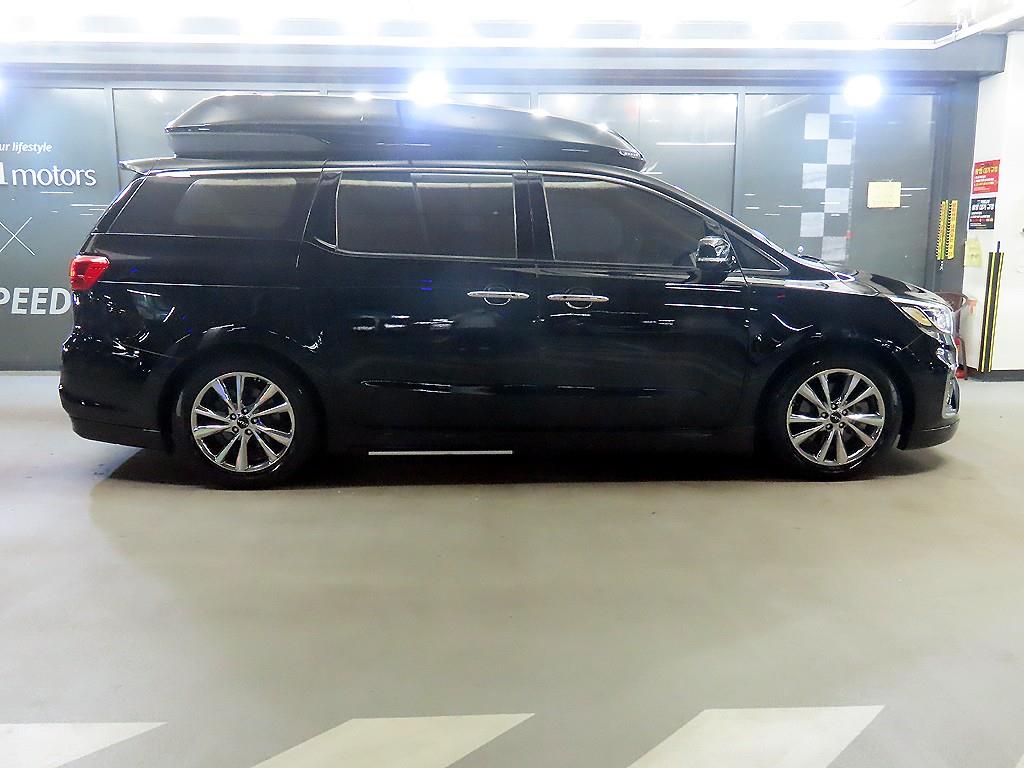 KIA Carnival - Vista 3