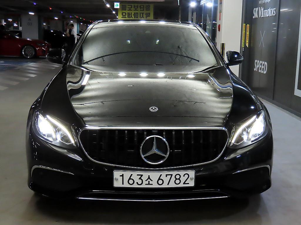 Mercedes Benz E class - Vista 2