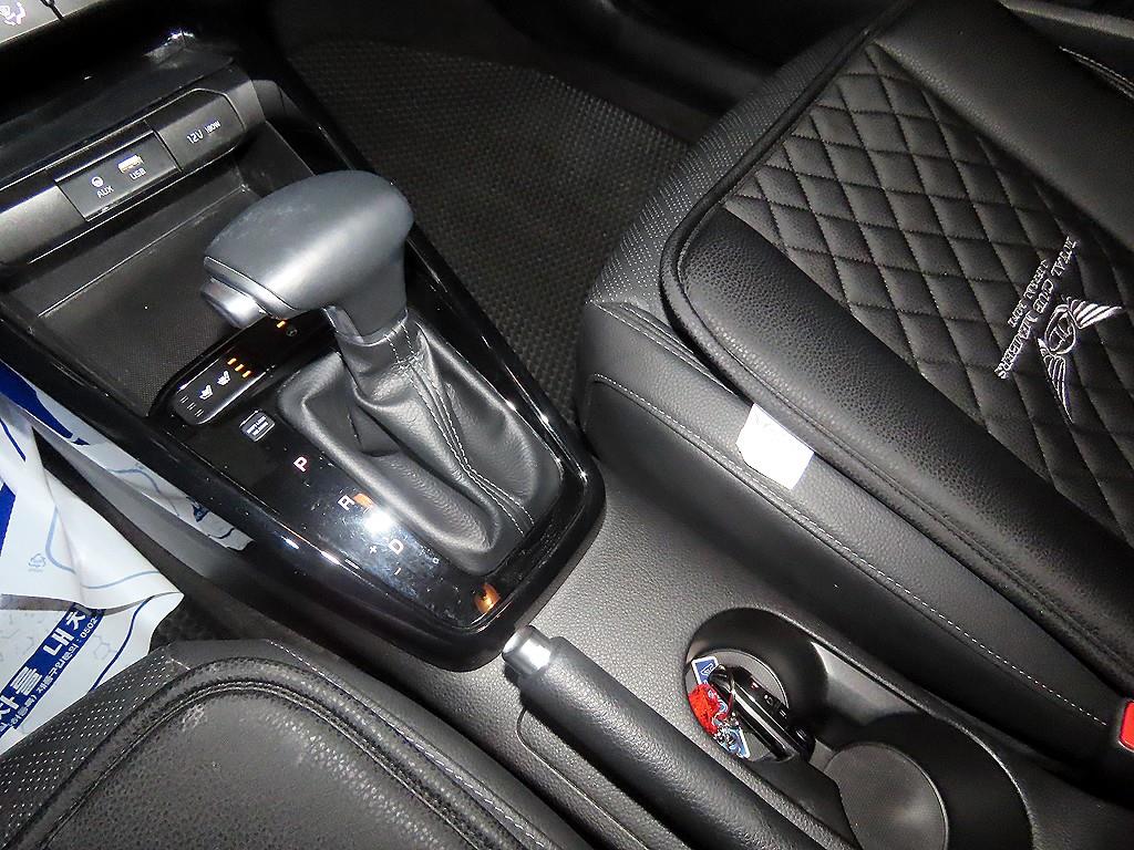 KIA Stonic - Vista 12