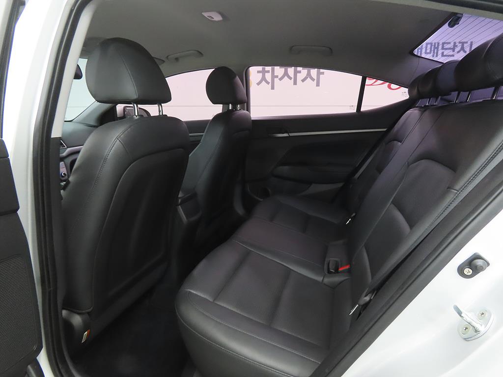 HYUNDAI Avante - Vista 6