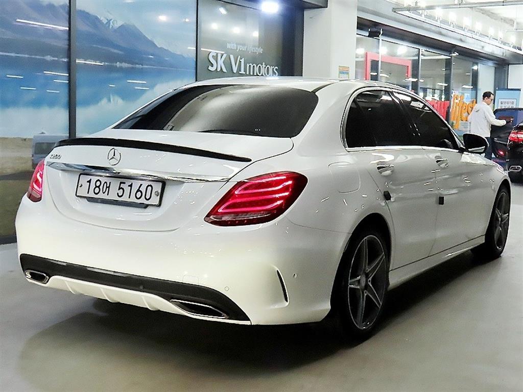 Mercedes Benz C Class - Vista 4