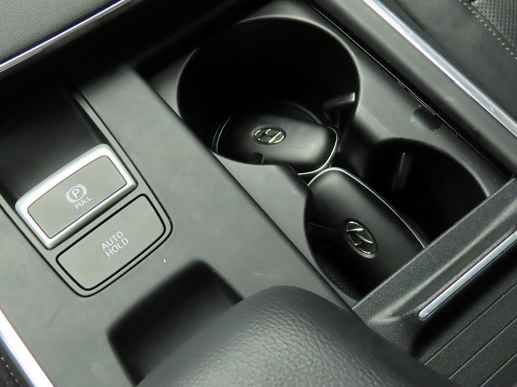 HYUNDAI Grandeur - Vista 11