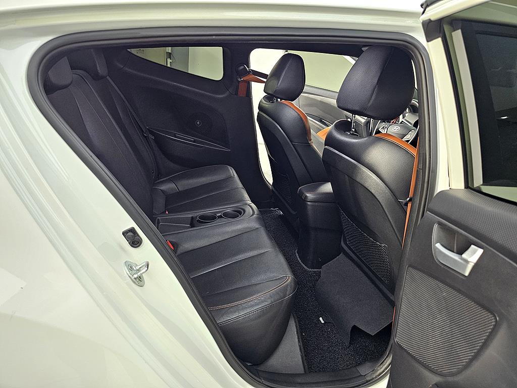 HYUNDAI Veloster - Vista 9