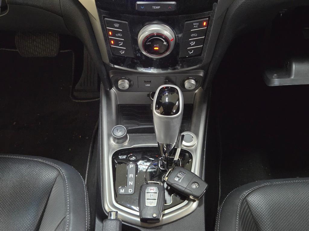 Ssangyong Tivoli 2016 Blanco - Importación desde Corea - HF Imports Iquique - Foto 13