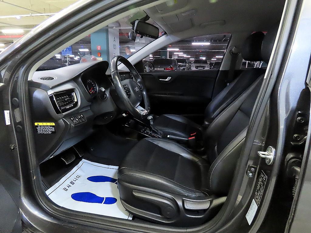 KIA Stonic - Vista 6