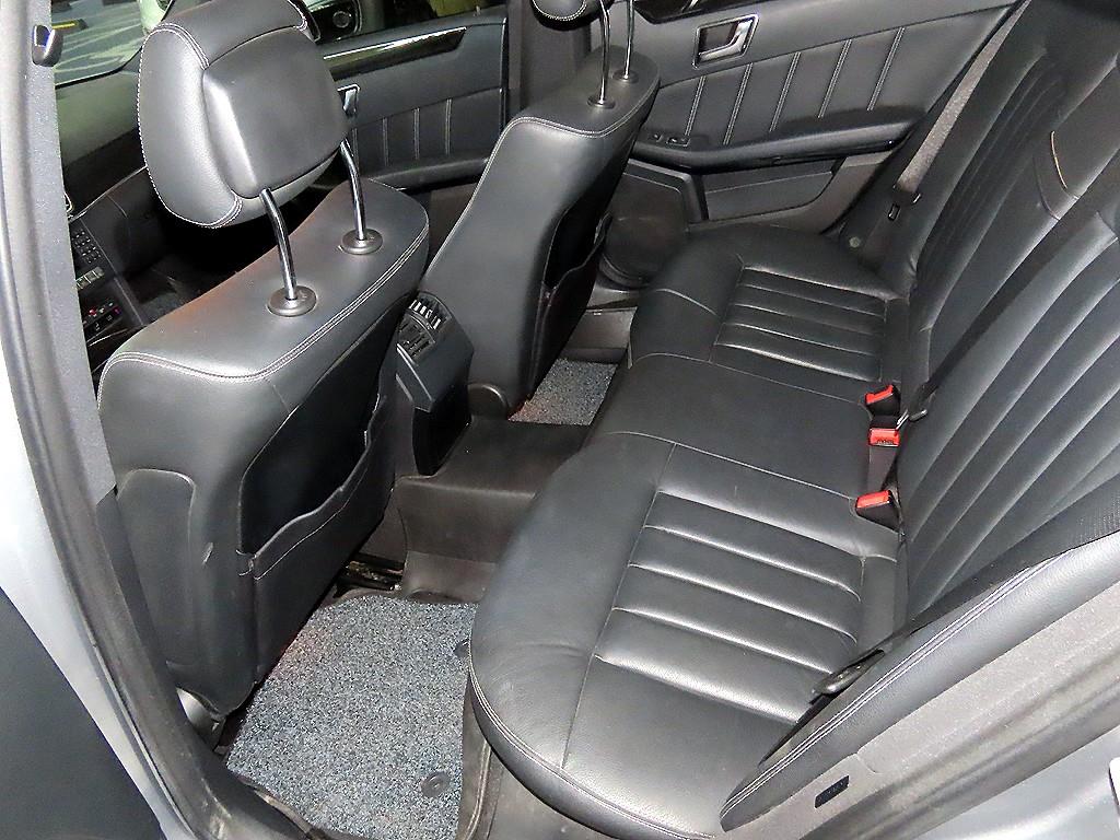 Mercedes Benz E class - Vista 7