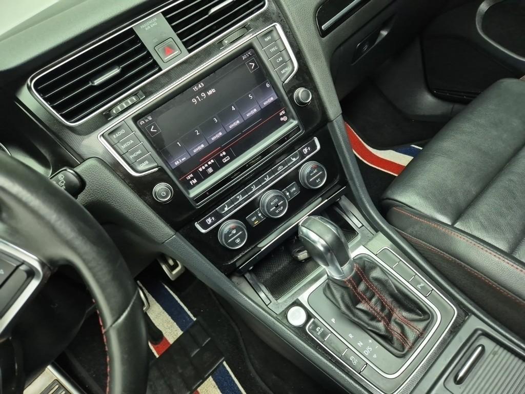 Volkswagen Golf - Vista 10