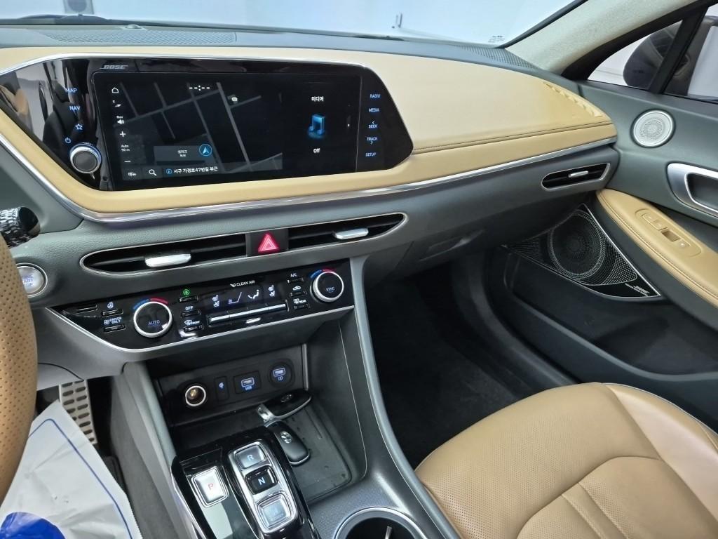 HYUNDAI Sonata - Vista 10