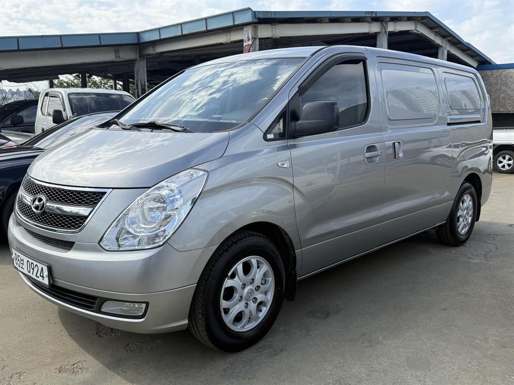 HYUNDAI Starex - Vista 2
