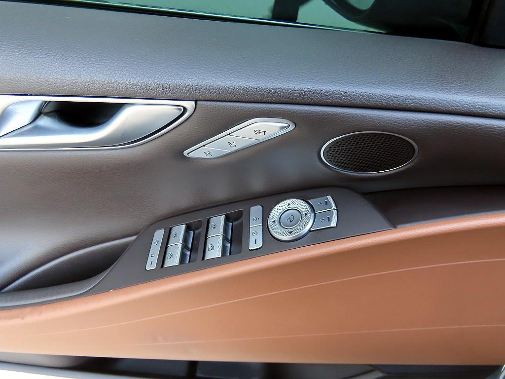 Genesis G80 - Vista 12