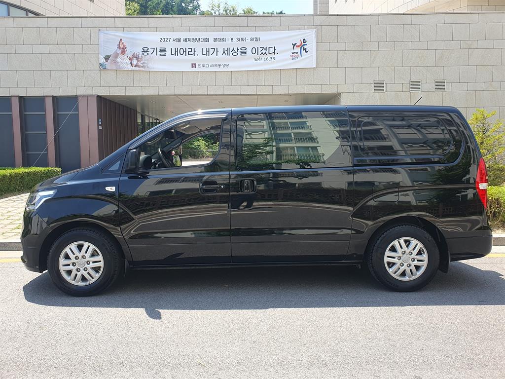 HYUNDAI Starex - Vista 4