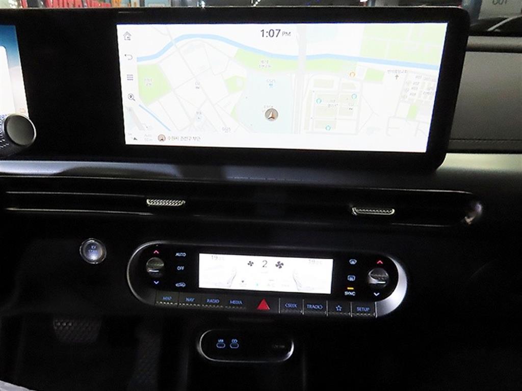 Genesis GV60 - Vista 11
