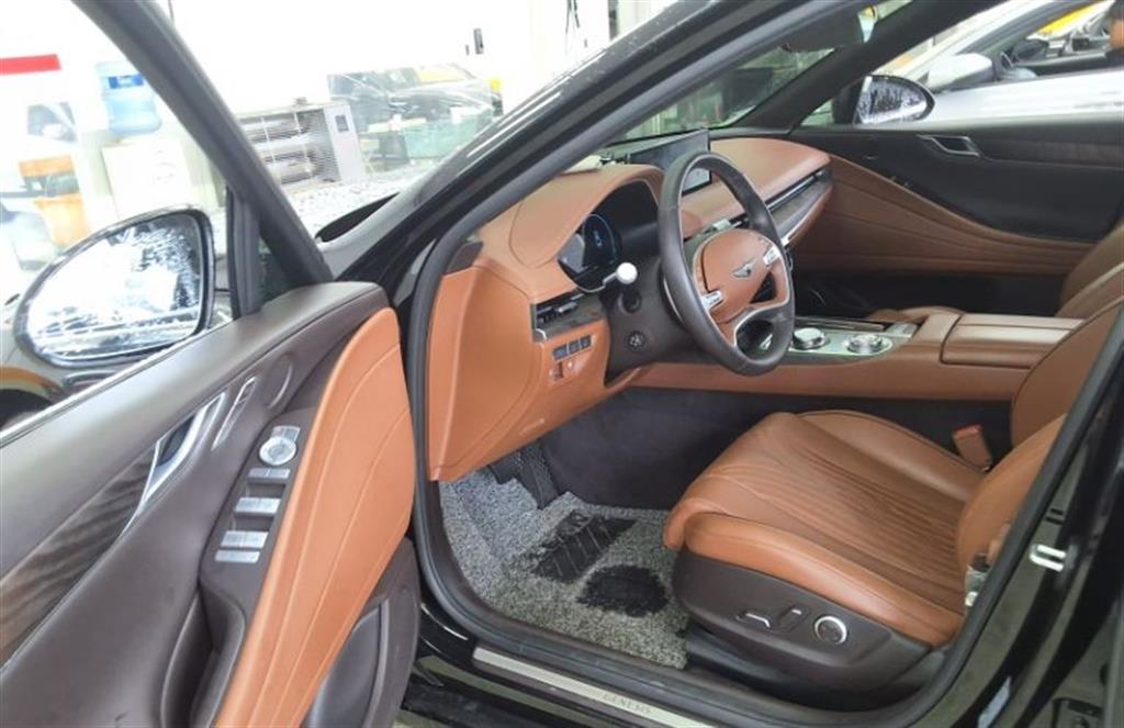 Genesis G80 - Vista 7